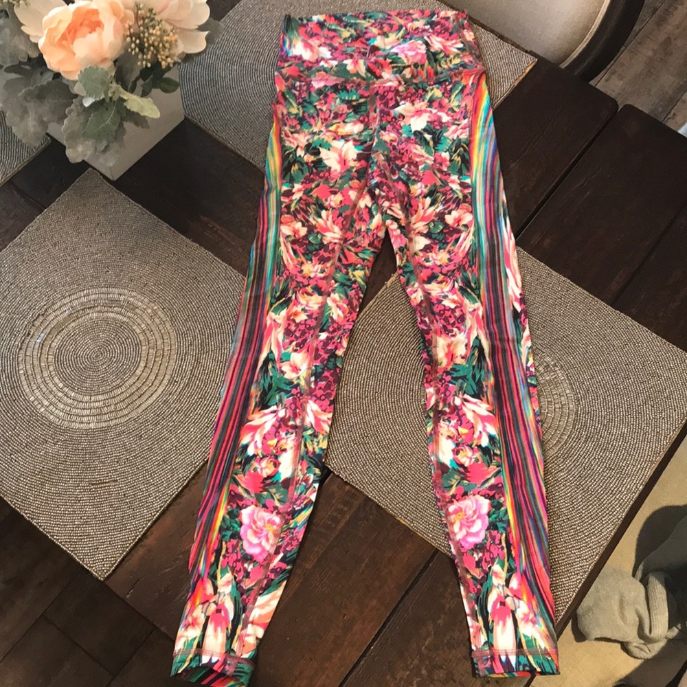Lululemon pants size 4